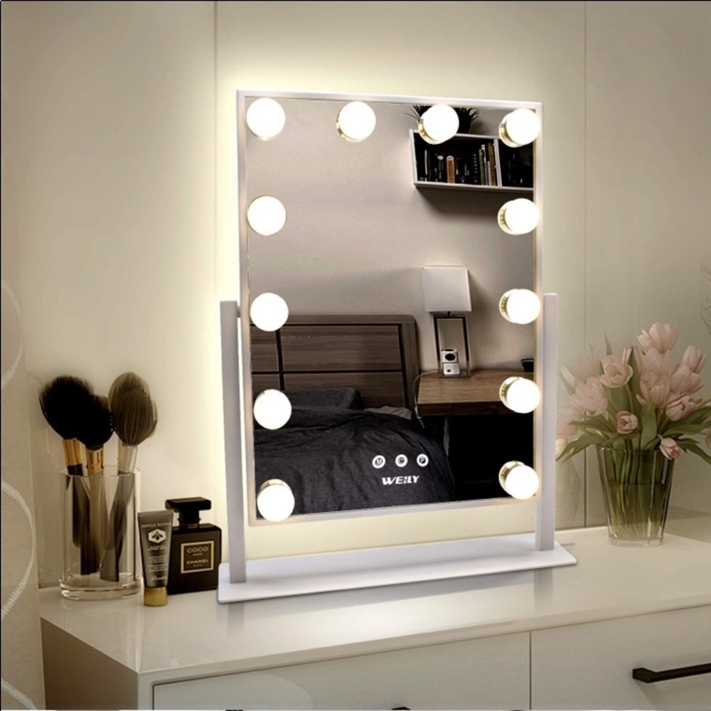New Makeup Vanity Mirror with lights (NOT OPEN)
